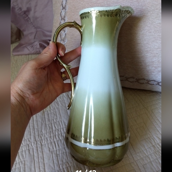 Antique Austrian Imperial China Porcelain Portrait Pitcher, Cups & Saucers Set - Picture 10 of 12